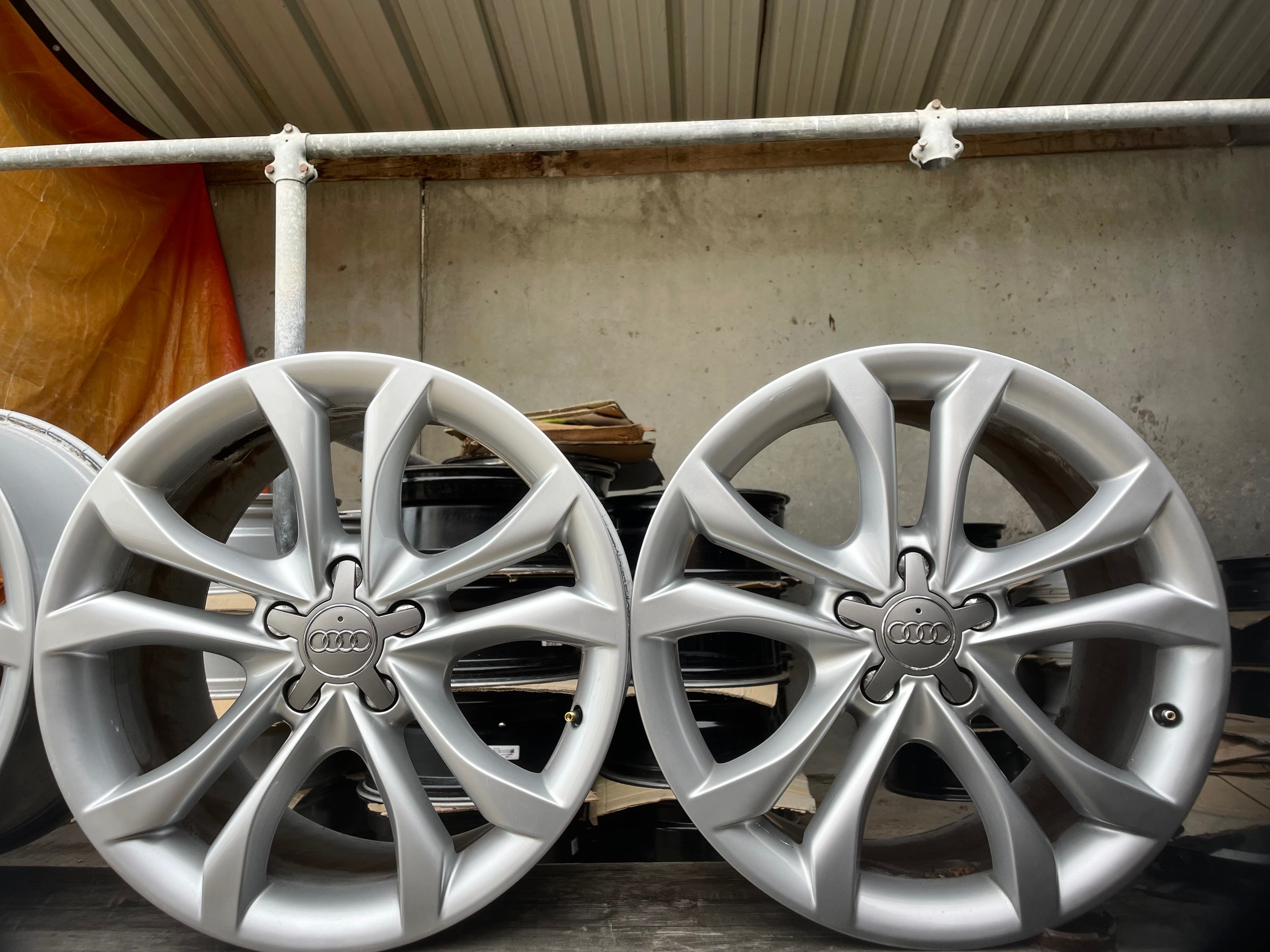 ⭐️⭐️⭐️⭐️⭐️4x AUDI Alloy wheels 18’ 5x112