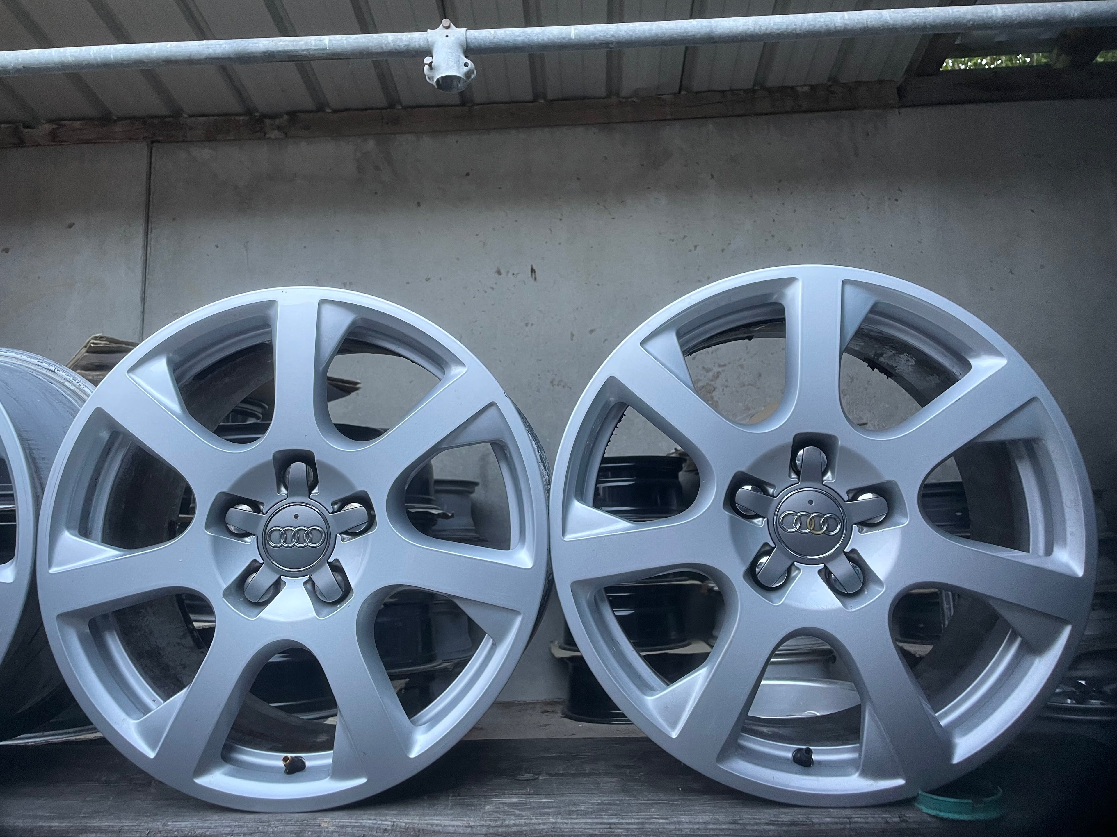 ⭐️⭐️⭐️⭐️⭐️4x AUDI Alufelgi 17’ 5x112